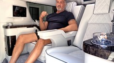 Zhýčkaná hvězda. Stallone po měsíci prodává luxusní limuzínu, už ji nechce