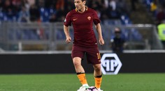 Bývalý fotbalista Totti stále umí! Jeho nádherná střela baví internet