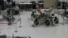 ŽIVÝ PŘENOS: Vědci v NASA staví lunární vozítko. Bude hledat na Marsu život!