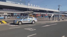 Zásah policie na pražském letišti! Neznámý předmět tam popálil člověka