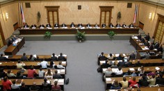 Dostal výpověď po poradě. Ústavní soud ho podpořil