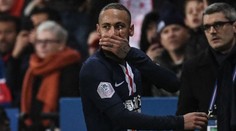 Neymar může na karneval do Ria! Nechal se vyloučit a zatleskal sudímu