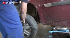 VIDEONÁVOD: Je čas přezout auto!