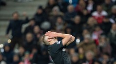 Norskému talentu ujely nervy: Vzal si lahev, jen aby ji mohl roztřískat