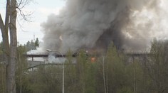Mluvčí Řízení letového provozu: Kouř požáru v Kladně vypadá dramaticky, lety ale neovlivní