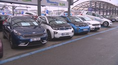 S řidičákem skupiny B nově půjde řídit těžší vozy. Musí ale jezdit na elektřinu