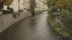 Cizinec šokoval obyvatele Karlových Varů. Rybařil přímo na kolonádě
