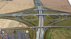 Vláda sype miliardy do dálnic. Na stavbu i opravy má jít o pětinu víc