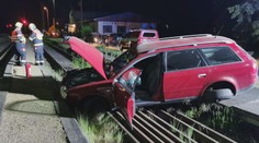 VIDEO: Honička jako z akčního filmu. Zdrogovaný řidič nakonec boural v kolejišti