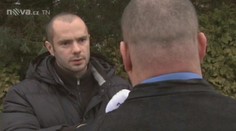 Pobodal strážníka a podřezal mladého muže. Pražský soudce ho pustil na svobodu
