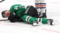 Nechutný faul v NHL. 2 minuty? Co kdyby odkulhal McDavid, pěnil kapitán Stars