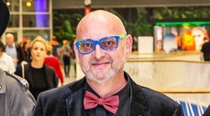 Oblíbenému herci se splnilo poslední přání. Část jeho popela rozptýlili v Paříži