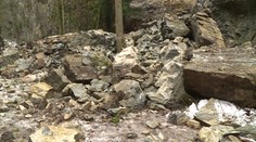 U Macochy se zřítila skála. Cesta pro návštěvníky je uzavřená