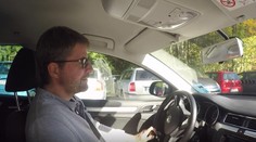 Jak zvládá Jančařík řídit auto bez nohou? Je to jako autoškola, tvrdí