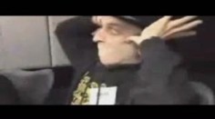 Blázen s vytahovacím obličejem