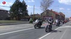 VIDEO: Kněz požehnal motorkářům mašiny