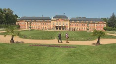 Turisté zaplavili české hrady a zámky. Přispělo k tomu slunné počasí
