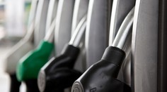 Benzín stojí jako před válkou! První pumpy snížily ceny pod 36 korun za litr