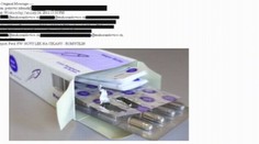 Strážník rozeslal email s náboji. Prý lék na Romy