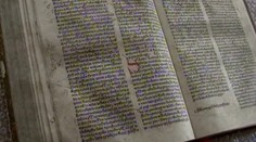 V jičínském muzeu našli Pražskou bibli z 15. století