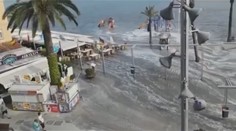 Tsunami zasáhlo španělské ostrovy! Muž zemřel před rodinou