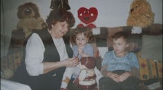 Zemřela na protržené střevo, lékaři ve Frýdku-Místku ji léčili klystýrem