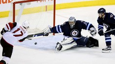 Pavelec zažil parádní návrat. V zámoří se mluví o zákroku roku!
