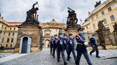 Koronavirus na Pražském hradě! Nakazil se jeden voják Hradní stráže