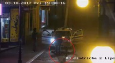 VIDEO: Opilec se svými pády na zem utloukl do bezvědomí