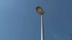 Čísla na lampách zachraňují životy. V Praze 9 nefungují, radnice to netušila