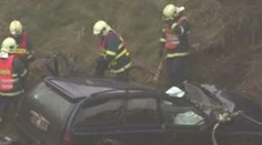 VIDEO: Auto skončilo v kotrmelcích na poli, mladá řidička zemřela