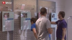 Máme VYSVĚDČENÍ SLAVNÝCH! Mareš byl šprt, Suchánek měl čtyřky