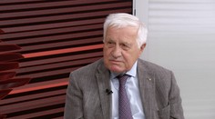 Václav Klaus: Kéž by se na summitu NATO debatovalo i o míru