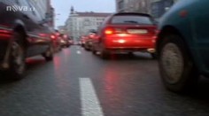 Havárie kanalizace zablokovala dopravu v Brně