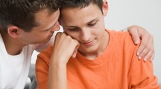 Poslanci se hádali kvůli sňatkům homosexuálů. Řešili i pedofily