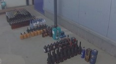 Pašeráci ukryli v karoserii dodávky nezdaněné cigarety. Celníci zabavili desítky kartónů
