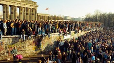 Před 60 lety začala stavba Berlínské zdi. Byla symbolem studené války