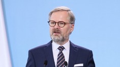 Uprchlíky nezvládáte, chlubíte se prací krajů. Primátora rozčílil premiér Fiala