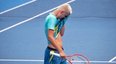 Tomic se sázel s rozhodčí, že má covid. Po prohře je skutečně pozitivní