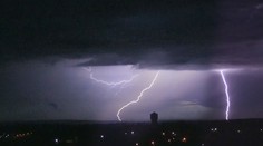 VÝSTRAHA: V části Česka udeří bouřky, hrozí krupobití i přívalový dešť