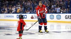 Hvězdy NHL ukázaly dovednosti: Takhle bavily fanoušky! VIDEA