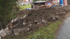 Zavážka z náhrobků lidi v Desné rozzuřila, náprava je ale pomalá!