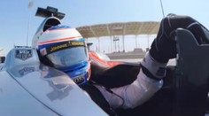 EXKLUZIVNĚ: Jak jezdí nové formule? Projeďte se s Jensonem Buttonem