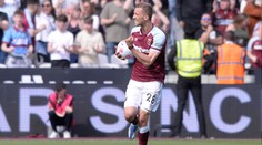 Souček pátým gólem v sezoně vystřelil Hammers bod. Newcastle vyhrál
