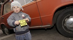 Maminky s kočárky trestaly řidiče za špatné parkování