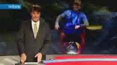Video: Odvážnému kajakáři zbylo jen pádlo ...