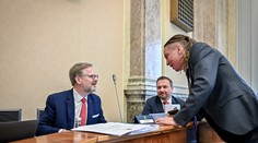 Velikonoce bez omezení. Vláda schválila konec roušek v hromadné dopravě