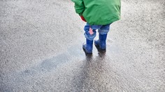 V Litvínově za garážemi našli opuštěného chlapečka (4)