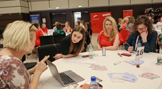 Ženy mají navrch ve studiu vysokých škol. Jsou ale pozadu v technologiích