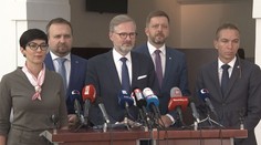 Vláda hlasování o nedůvěře ustála. Dle Fialy šlo o předvolební kampaň opozice
